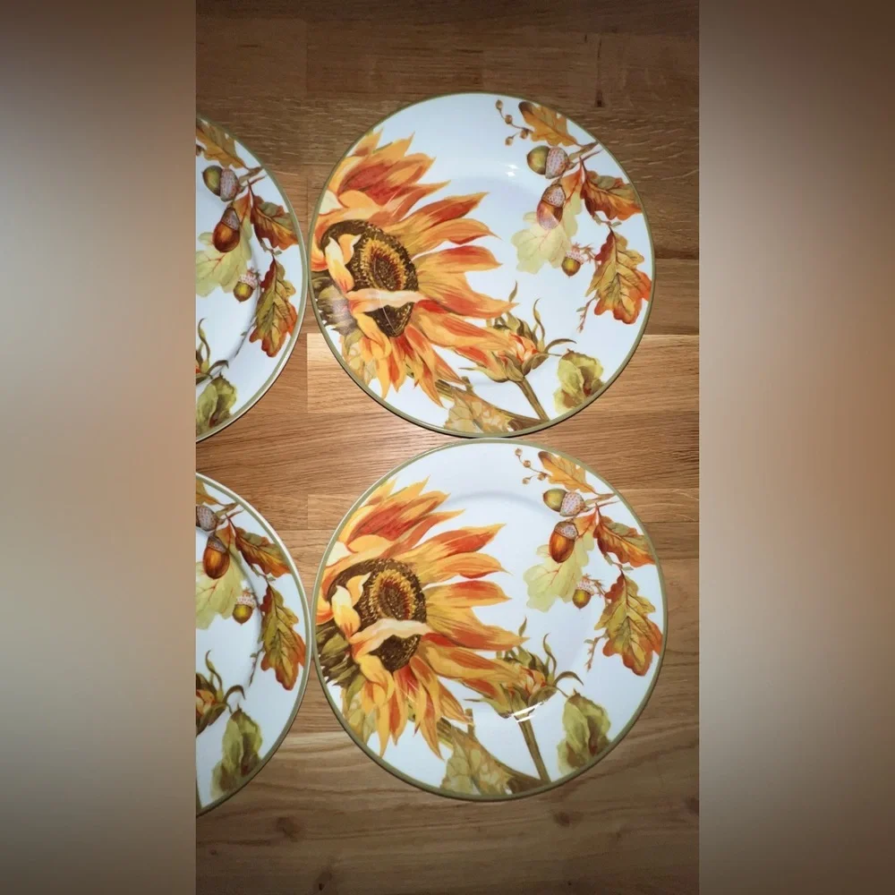 6 Williams Sonoma Botanical Sunflower Salad Plates set of (Six) 8.75”